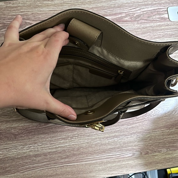 Michael kors large bag - Picture 7 of 9